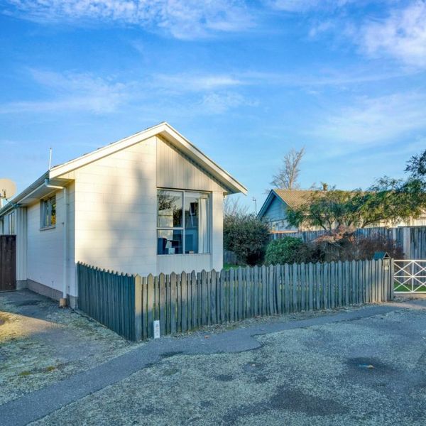 Free property data for 37 Oakley Crescent, Hornby, Christchurch -  