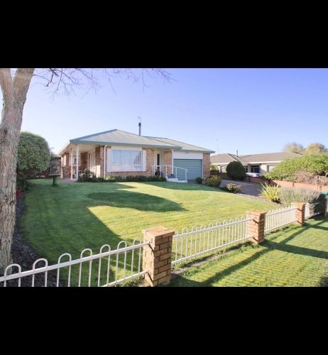  at 6 Guernsey Place, Grandview Heights, Hamilton