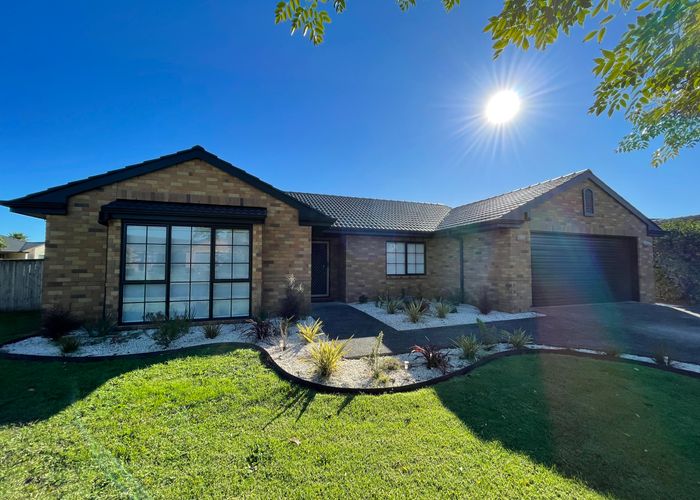  at 3 Braestar Court, Henderson, Auckland