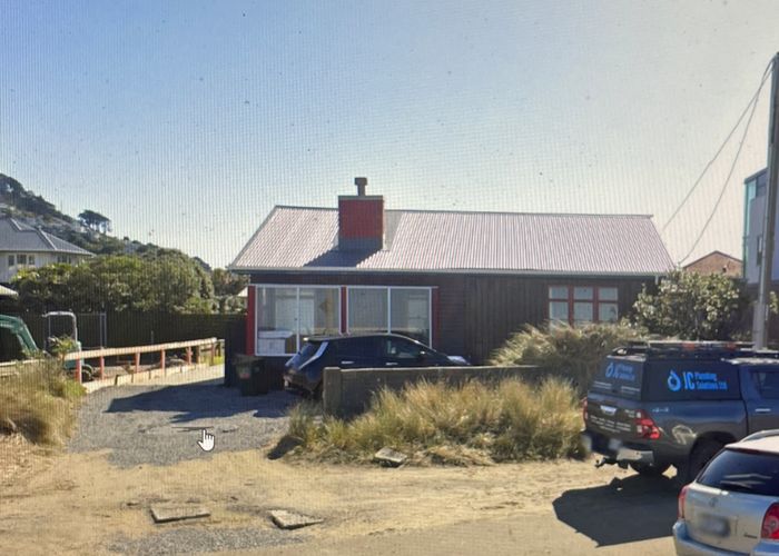  at 2/48 Lyall Parade, Lyall Bay, Wellington