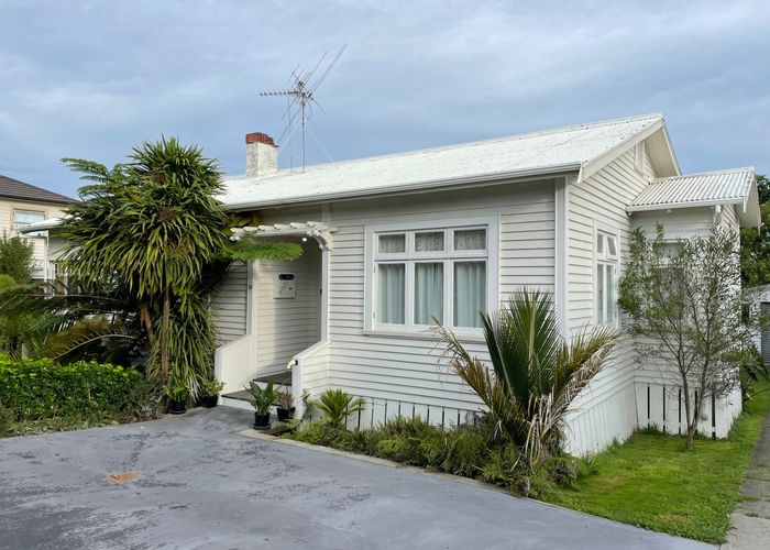  at 50 Cook Street, Hamilton East, Hamilton