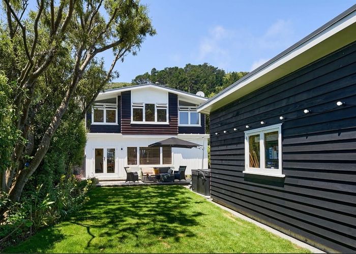  at 25 Marine Parade, Eastbourne, Lower Hutt