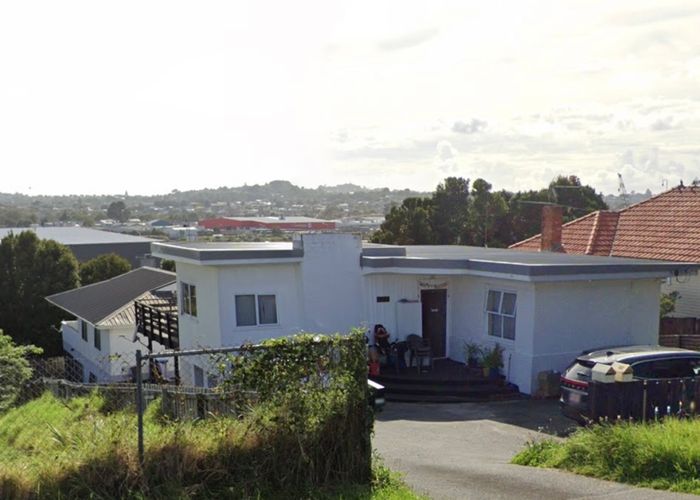  at 400 Richardson Road, Mount Roskill, Auckland