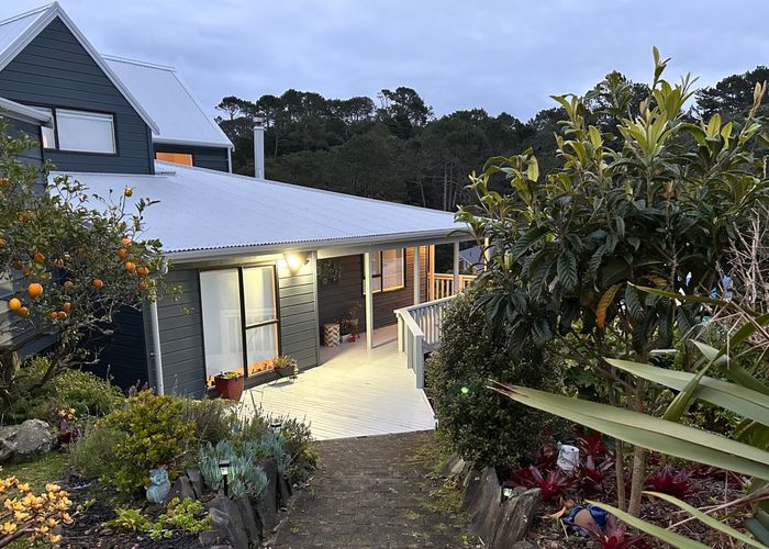  at 16 Francis Curtis Avenue, Blockhouse Bay, Auckland