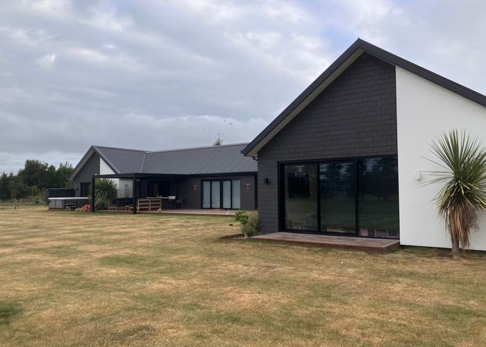  at 162 Beach Road East, Elgin, Ashburton