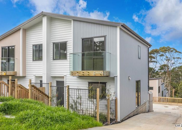  at 44A Cyclarama Crescent, Massey, Auckland