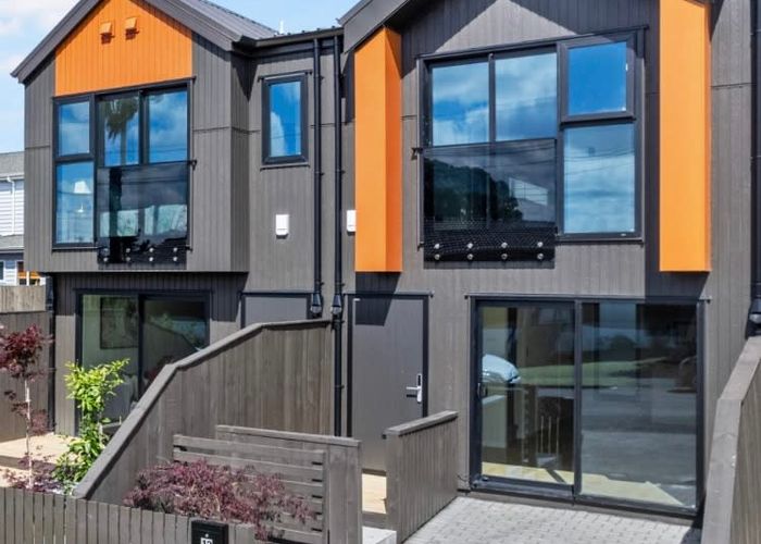  at 12 Middlesex Road, Waterview, Auckland