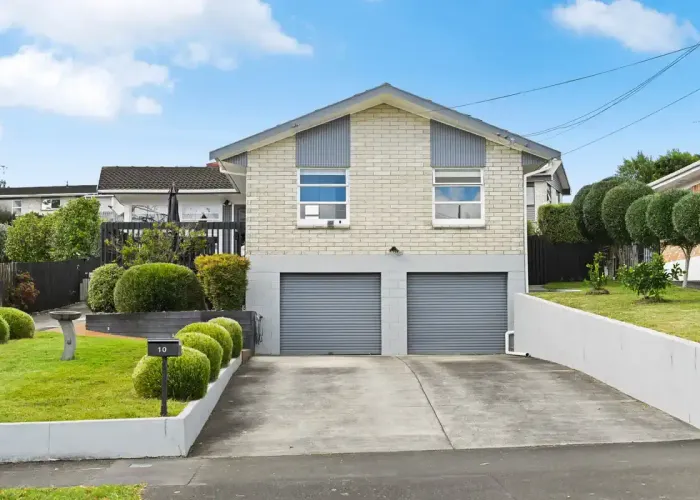 at 10 Thomson Avenue, Dinsdale, Hamilton