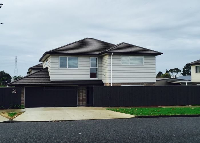  at 33 Hain Avenue, Mangere East, Auckland