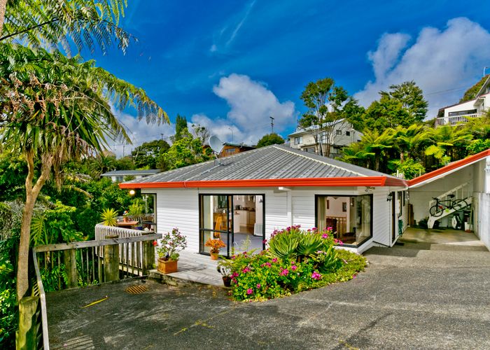  at 2/163 Oaktree Avenue, Browns Bay, Auckland