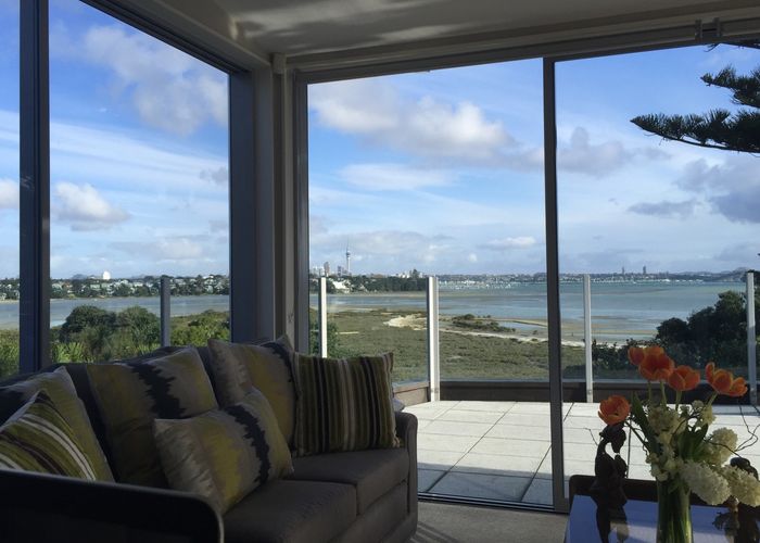  at 2/16 PINE RIDGE TERRACE, Hauraki, Auckland
