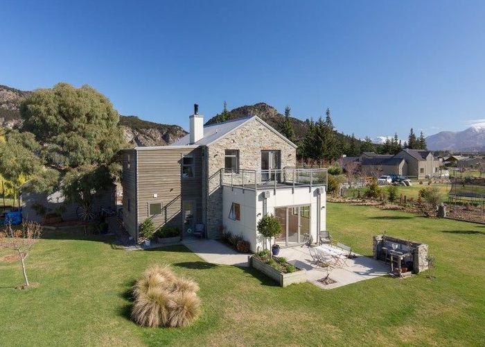  at 8 Sandys Lane, Wanaka