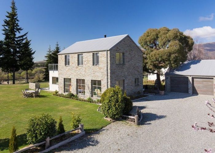  at 8 Sandys Lane, Wanaka