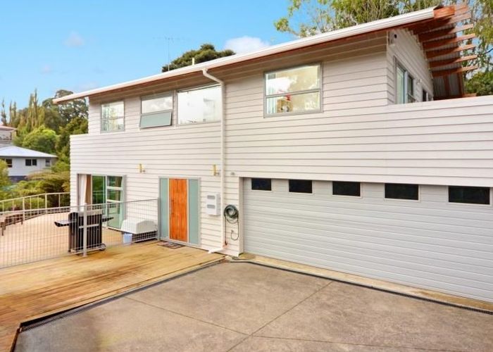 at 2/57 Aeroview Drive, Beach Haven, Auckland