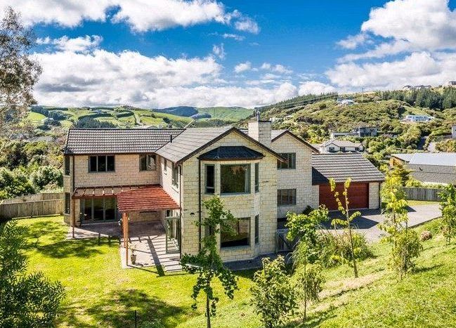  at 3 Navigation Drive, Whitby, Porirua