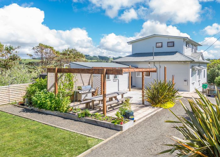  at 129 Taylor Road, Waimauku, Waimauku