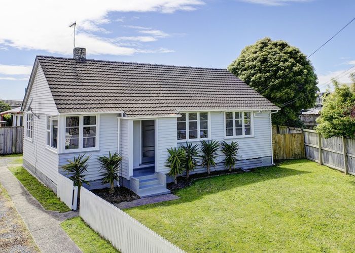  at 2 Hawk Street, Frankton, Hamilton