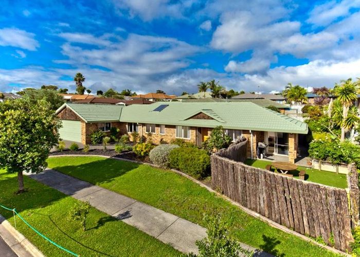  at 22 Basra Drive, Henderson, Auckland