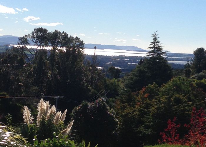  at 2 Dawn View Place, Tauranga