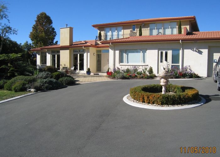  at 112 Bronte Road East, Bronte