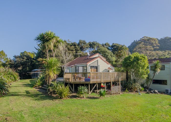  at 7 Atarua Gardens, Waiatarua, Auckland