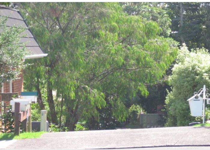  at 40 Pokapu Street, Titirangi, Auckland