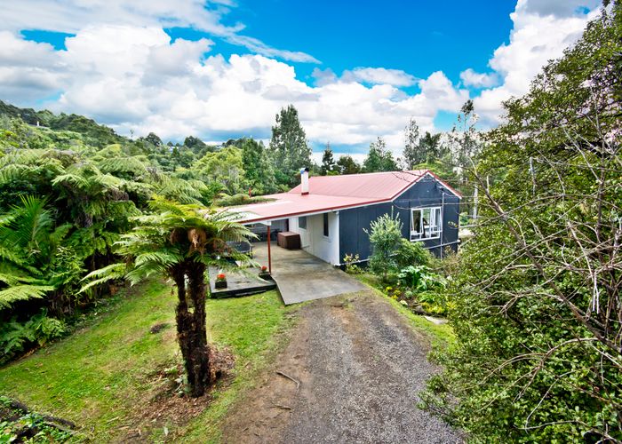  at 917 West Coast Road, Waiatarua, Auckland