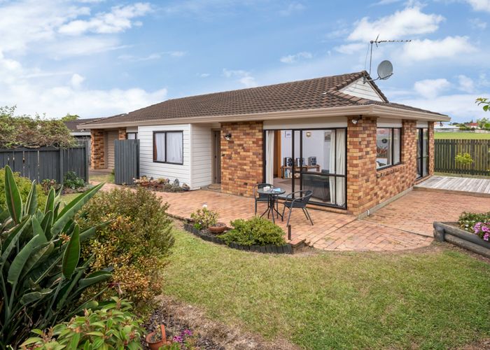 at 14B Billabong Place, Botany Downs, Auckland