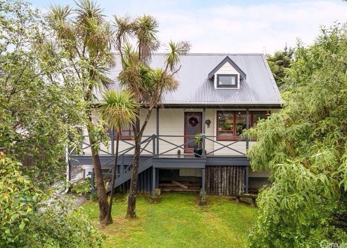 Free property data for 16 Gainsborough Grove, Belmont, Lower Hutt