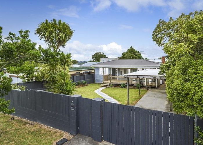  at 1/47 Tramway Road, Beach Haven, Auckland