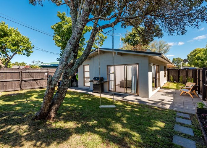  at 2/312 Royal Road, Massey, Auckland