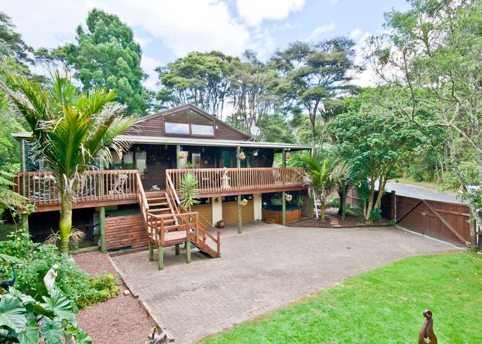  at 76 Grassmere Road, Henderson Valley, Auckland