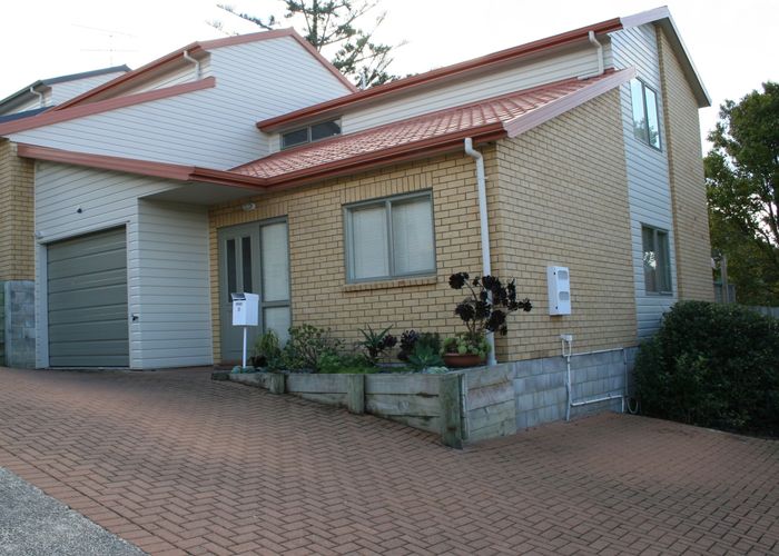  at 8/55 Verbena Road, Birkdale, Auckland