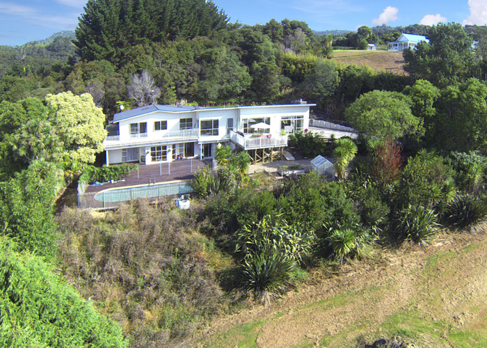  at 18 Mountain Road, Henderson Valley, Auckland