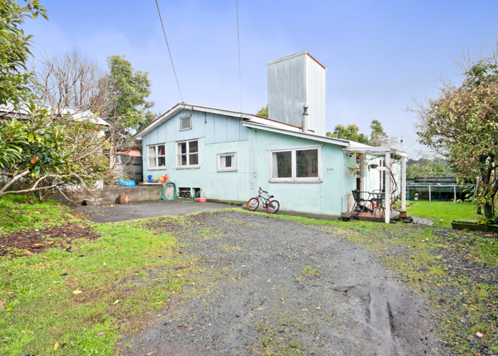  at 304 Glengarry Road, Glen Eden, Auckland