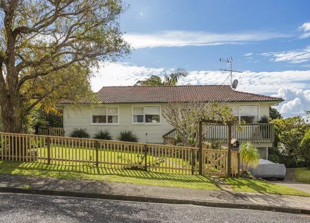  at 36 Judkins Crescent, Cockle Bay, Auckland