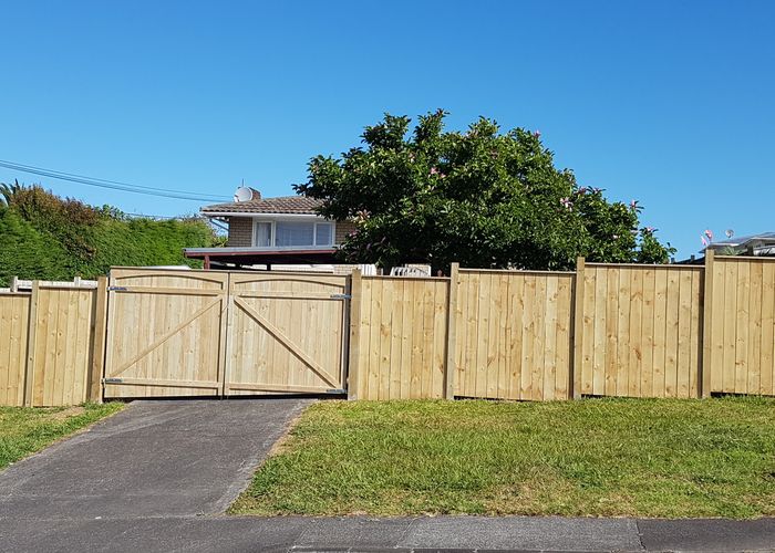  at 1/25 Fairclough Road, Beach Haven, Auckland