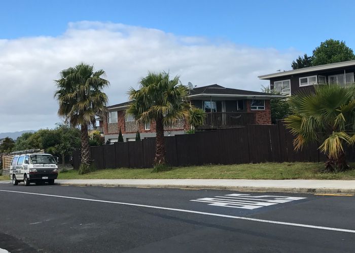  at 1 Cyclarama Crescent, Massey, Auckland