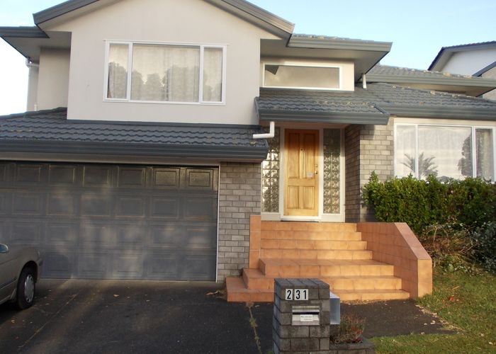  at 2/31 Borrowdace Avenue, Botany Downs, Auckland