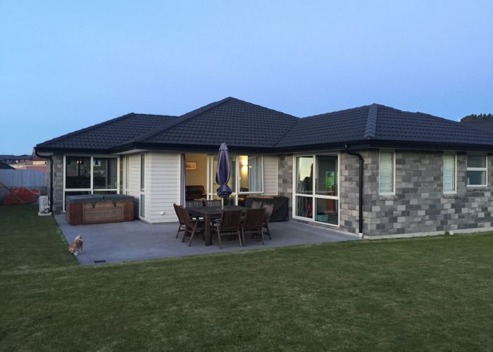 at 180 Ballintoy Park Drive, Welcome Bay, Tauranga