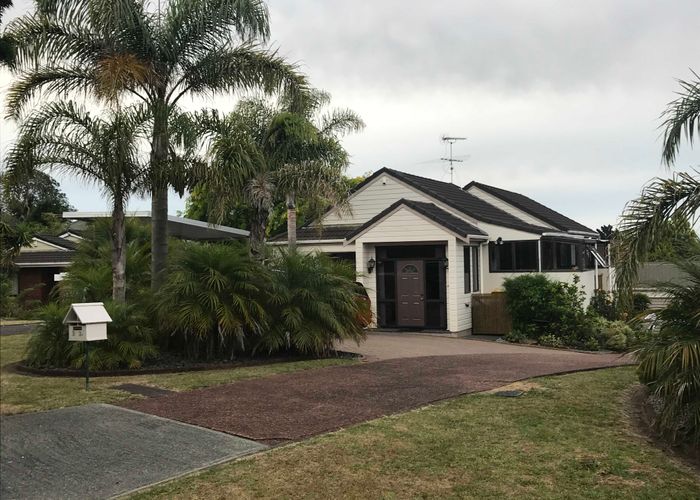  at 3 Photinia Place, Botany Downs, Auckland