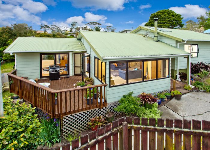  at 5/92 Awaroa Road, Sunnyvale, Auckland