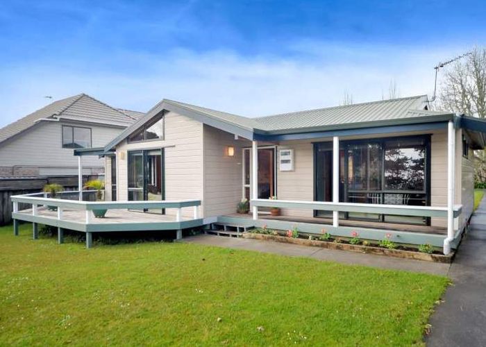  at 62 Churchouse Road, Greenhithe, Auckland