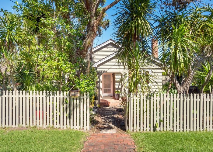 at 1/7 Brian Avenue, Forrest Hill, Auckland