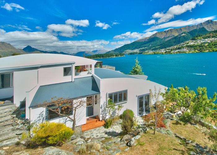 at 3 Mincher Road, Kelvin Heights, Queenstown
