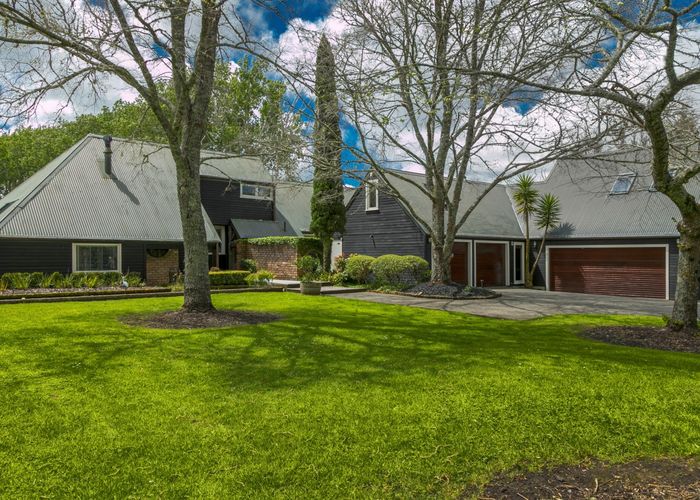  at 1006 Dairy Flat Highway, Albany