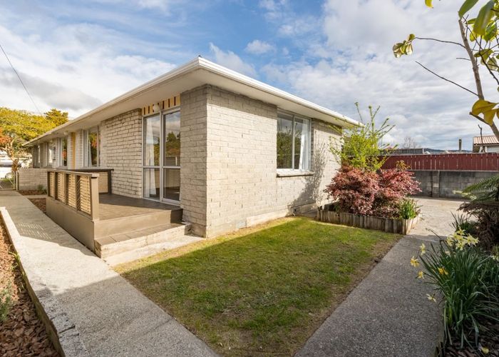 at 2/39 Palmer Crescent, Silverstream, Upper Hutt