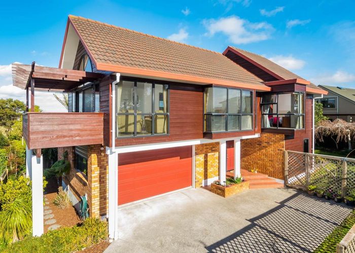 Free property data for 2/21 Seaview Avenue, Northcote, Auckland homes.co.nz