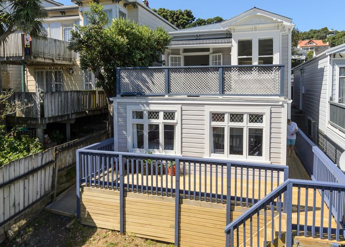  at 16 Clyde Street, Island Bay, Wellington