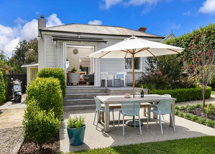  at 11 Palmerston Road, Birkenhead, Auckland